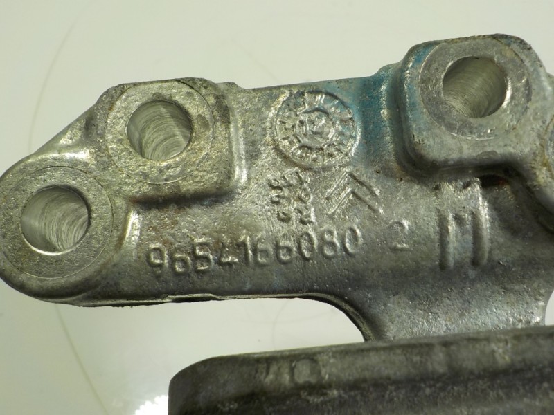 Recambio de soporte motor derecho para peugeot 308 sport referencia OEM IAM  9654166080 