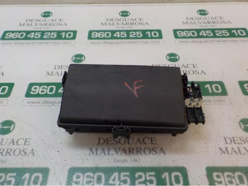 Recambio de caja reles / fusibles para opel insignia berlina cosmo referencia OEM IAM 13275881  