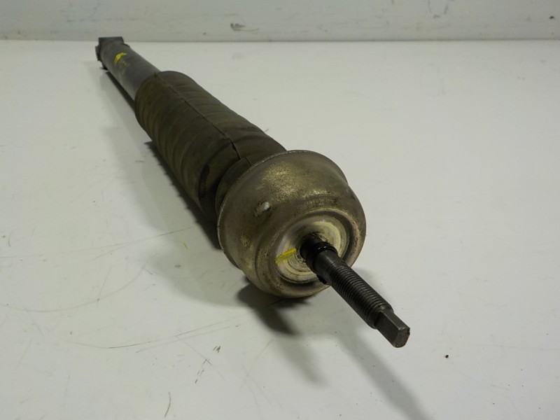 Recambio de amortiguador trasero izquierdo para nissan micra (k13) 1.2 cat referencia OEM IAM E62101HA4A 562101HA4A 