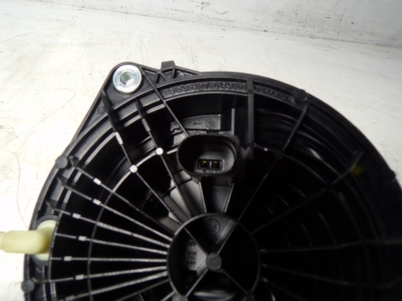 Recambio de maneta porton para volkswagen polo 1.0 tsi referencia OEM IAM 2G6827469FOD 5G9827469D 