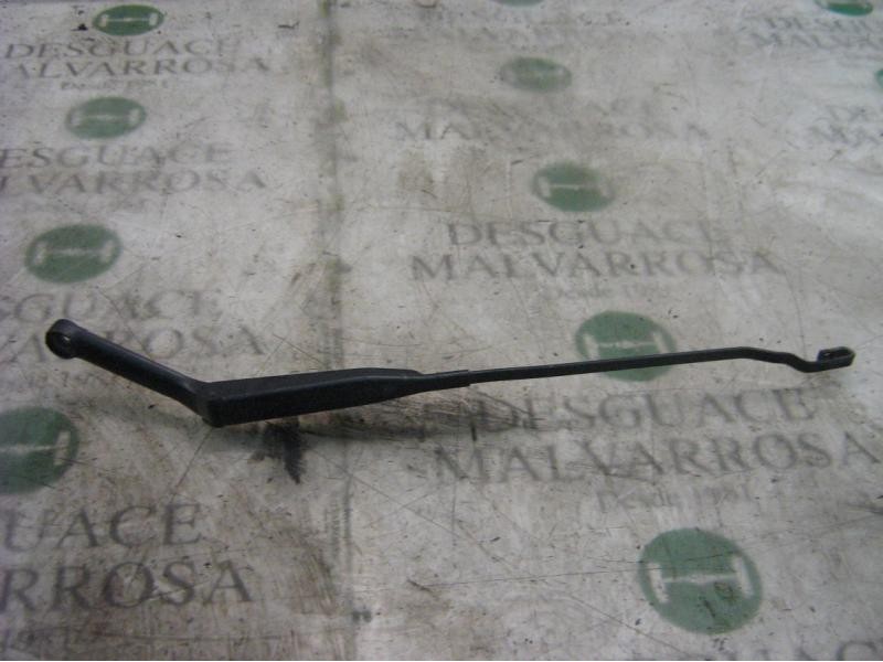 Recambio de brazo limpia delantero izquierdo para opel vectra b berlina 2.0 dti referencia OEM IAM   