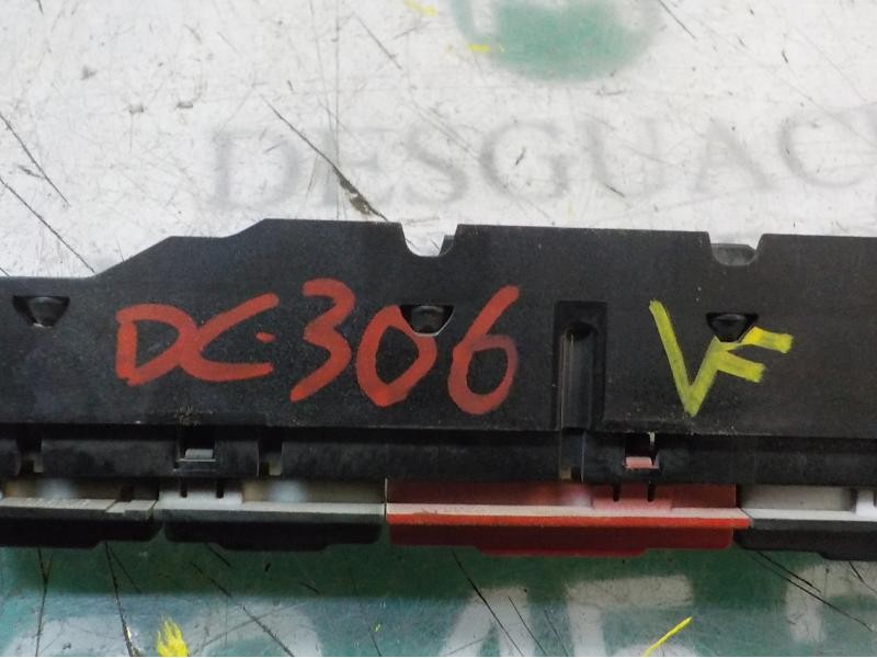 Recambio de warning para land rover freelander (lr2) 2.2 td4 cat referencia OEM IAM LR013185 AH5213D734AA 