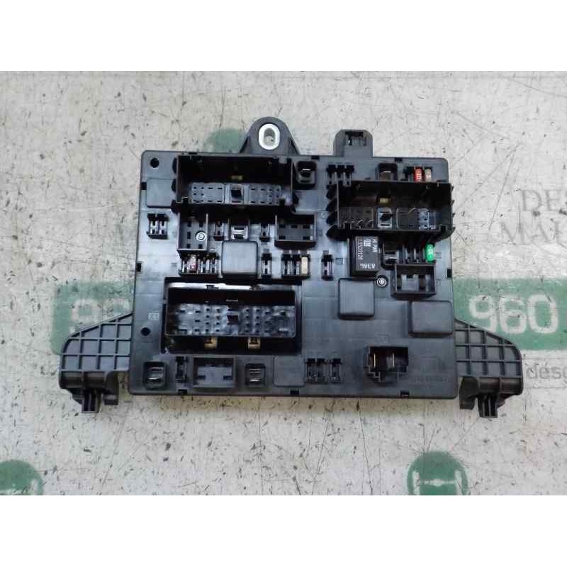 Recambio de caja reles / fusibles para opel astra j lim. 2.0 16v cdti referencia OEM IAM 13343949  