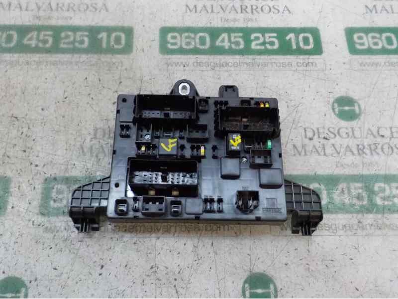Recambio de caja reles / fusibles para opel astra j lim. 2.0 16v cdti referencia OEM IAM 13343949  