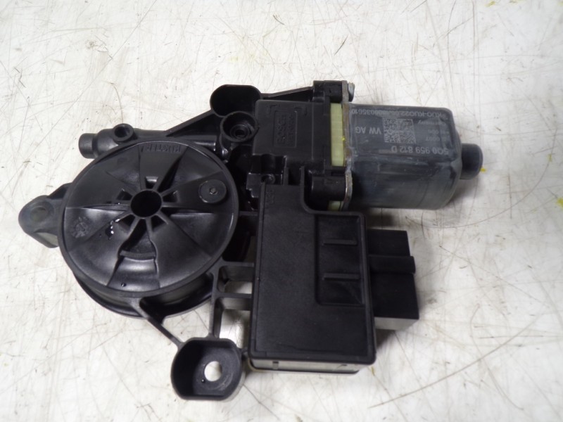 Recambio de motor elevalunas trasero derecho para volkswagen polo 1.0 tsi referencia OEM IAM 5Q0959408D 5Q0959812D 