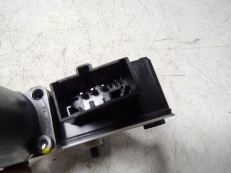 Recambio de motor elevalunas trasero izquierdo para volkswagen polo 1.0 tsi referencia OEM IAM 5Q0959407D 5Q0359811D 