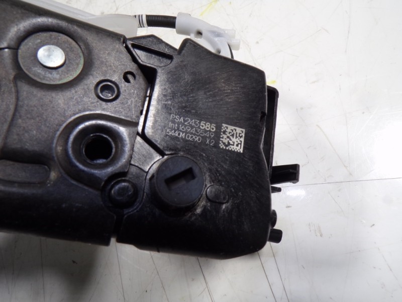 Recambio de cerradura puerta lateral derecha para toyota proace city 1.5 dci referencia OEM IAM  16943549 