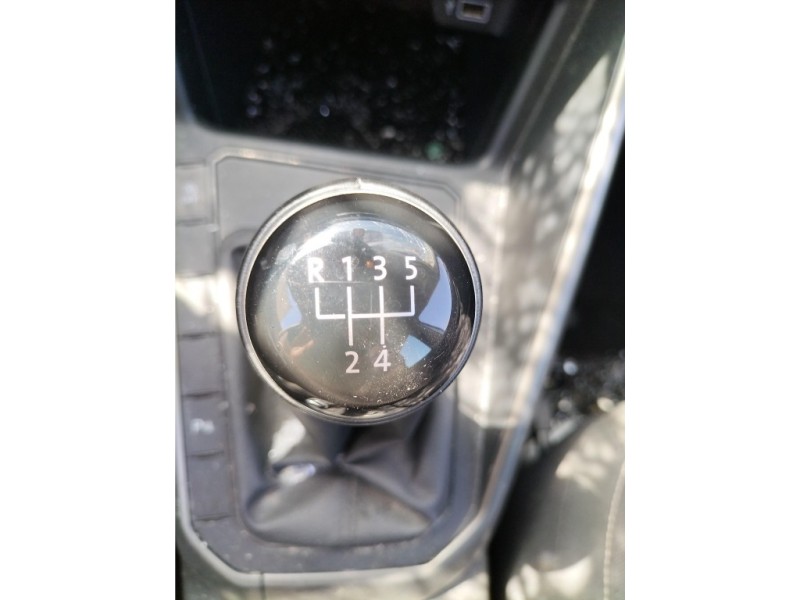 Recambio de palanca cambio para volkswagen polo 1.0 tsi referencia OEM IAM 2Q0711049J 2Q0711049J 