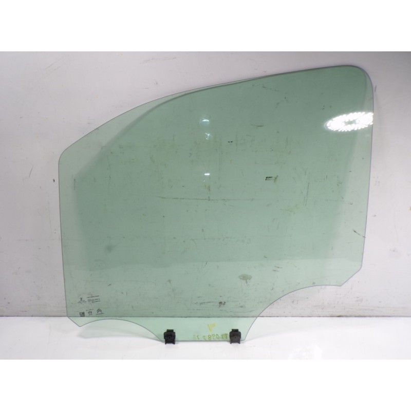 Recambio de cristal puerta delantero izquierdo para toyota proace city 1.5 dci referencia OEM IAM   