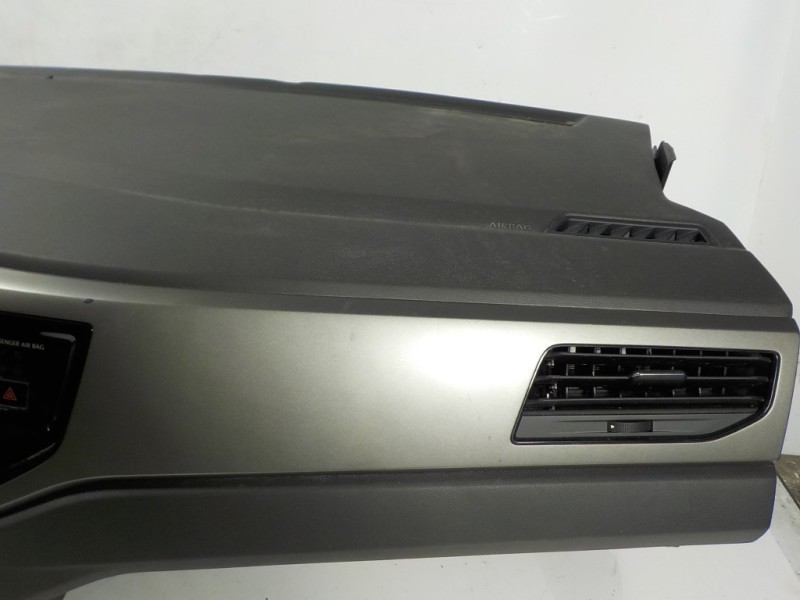 Recambio de salpicadero para volkswagen polo 1.0 tsi referencia OEM IAM 2G1857004KRA3  