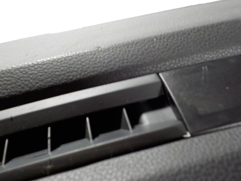 Recambio de salpicadero para volkswagen polo 1.0 tsi referencia OEM IAM 2G1857004KRA3  