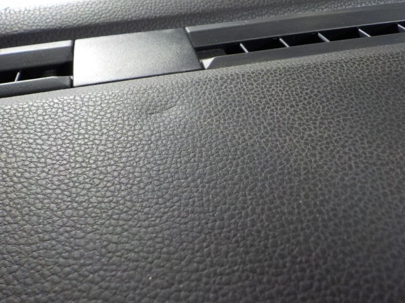 Recambio de salpicadero para volkswagen polo 1.0 tsi referencia OEM IAM 2G1857004KRA3  