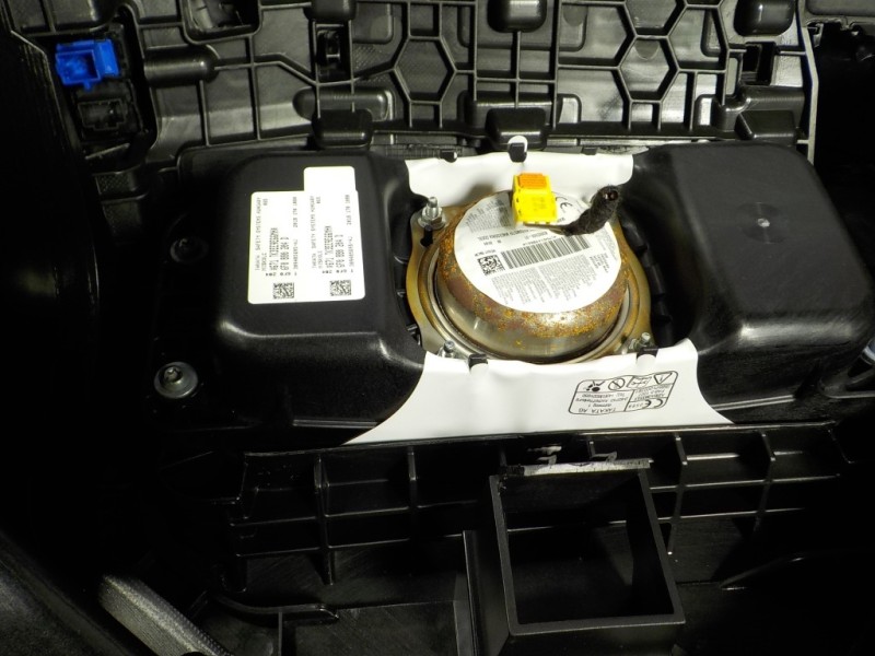 Recambio de salpicadero para volkswagen polo 1.0 tsi referencia OEM IAM 2G1857004KRA3  