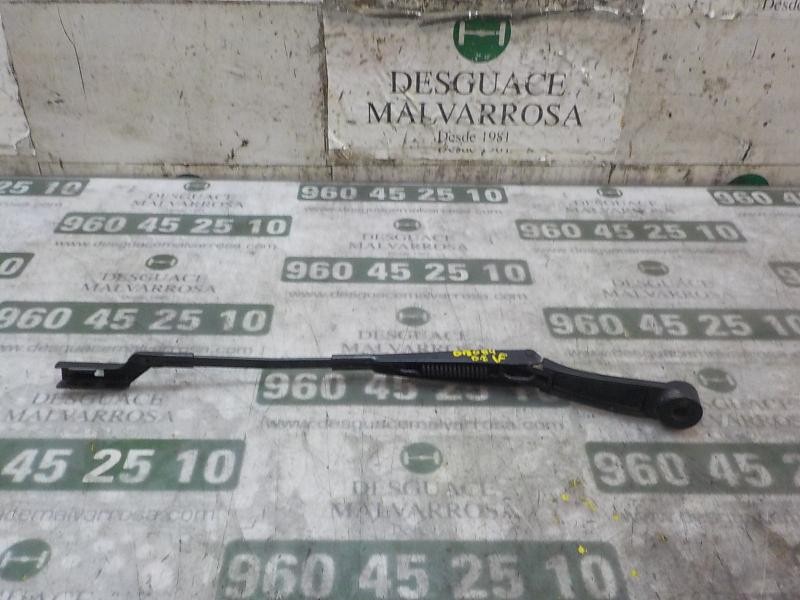 Recambio de brazo limpia delantero izquierdo para kia pro_cee´d 2.0 crdi referencia OEM IAM 983111H000  