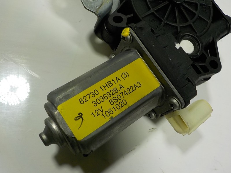 Recambio de elevalunas delantero derecho para nissan micra (k13) 1.2 cat referencia OEM IAM 807201HB0A 827301HB1A 