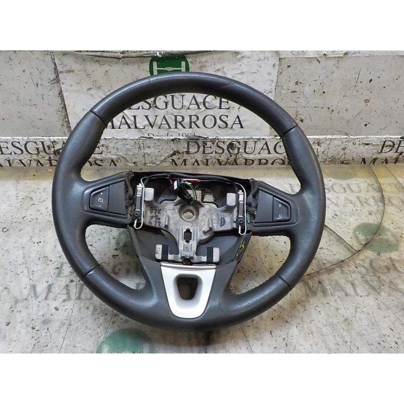 Recambio de volante para renault megane iii berlina 5 p 1.9 dci diesel referencia OEM IAM 484306291R  