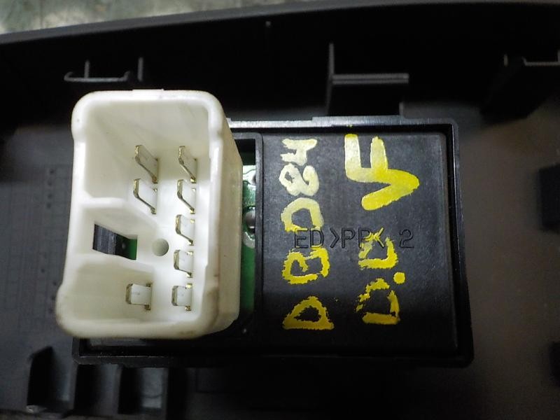 Recambio de mando elevalunas delantero derecho para kia pro_cee´d 2.0 crdi referencia OEM IAM 935751H100EQ  