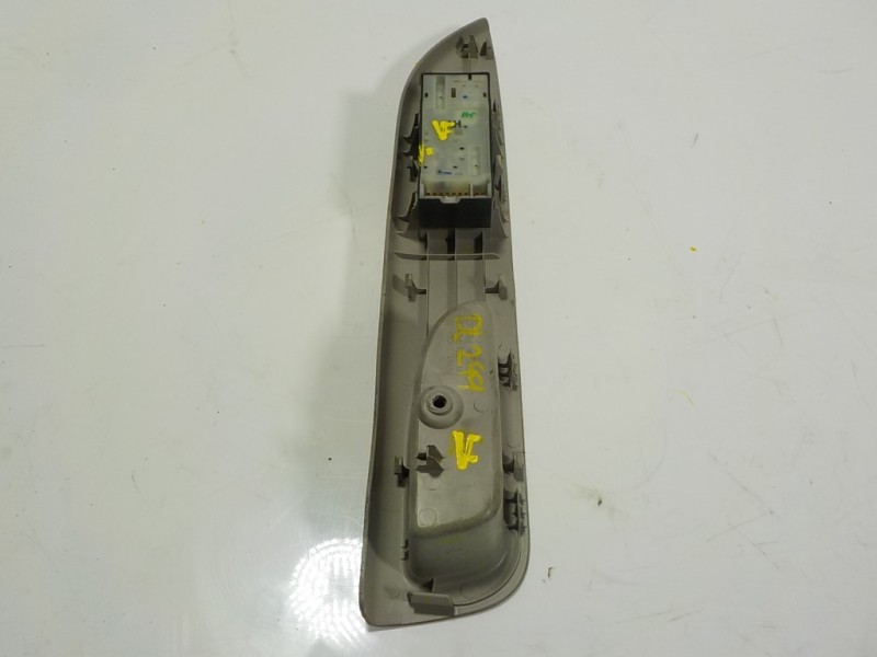 Recambio de mando elevalunas delantero izquierdo para nissan micra (k13) 1.2 cat referencia OEM IAM 254011HB0C 809611HD6A 
