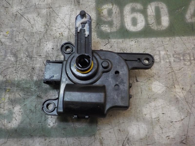 Recambio de motor apertura trampillas climatizador para kia pro_cee´d 2.0 crdi referencia OEM IAM  AB1I1101 AB1I1101