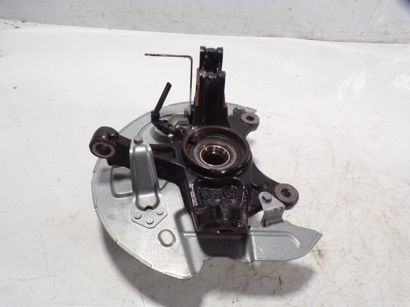 Recambio de mangueta delantera izquierda para toyota proace city 1.5 dci referencia OEM IAM   