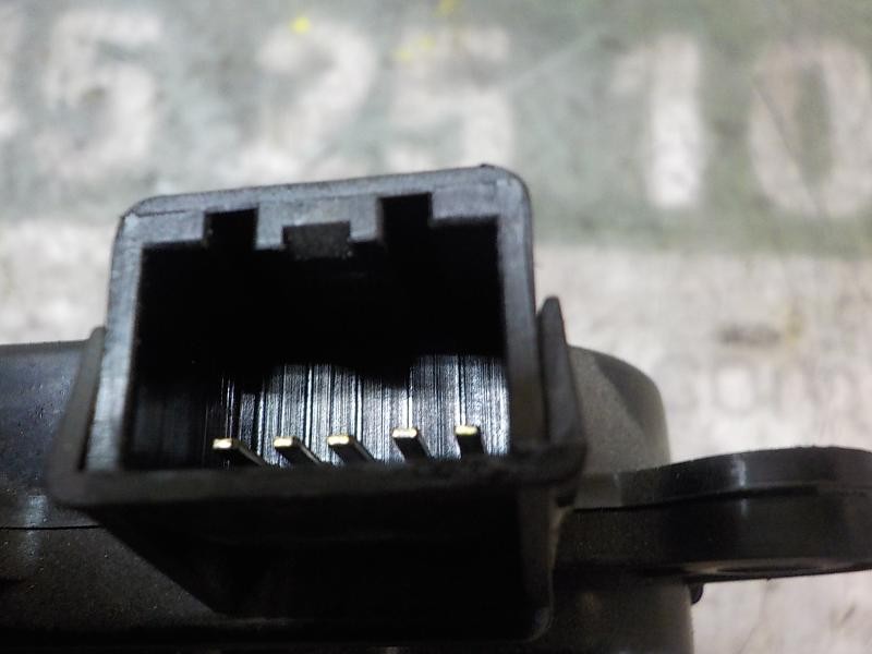 Recambio de motor apertura trampillas climatizador para kia pro_cee´d 2.0 crdi referencia OEM IAM  AA1I1100 AA1I1100