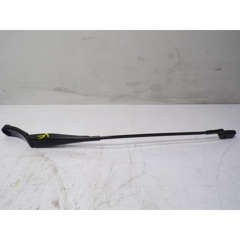 Recambio de brazo limpia delantero derecho para peugeot 308 sw 1.6 blue-hdi fap referencia OEM IAM 1610672480  