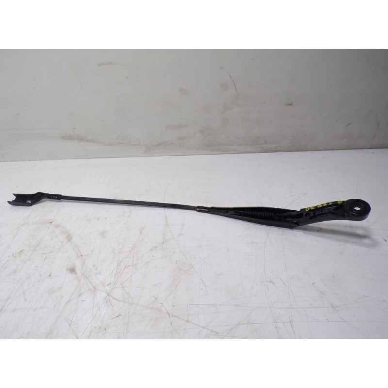 Recambio de brazo limpia delantero derecho para peugeot 308 sw 1.6 blue-hdi fap referencia OEM IAM 1610672480  
