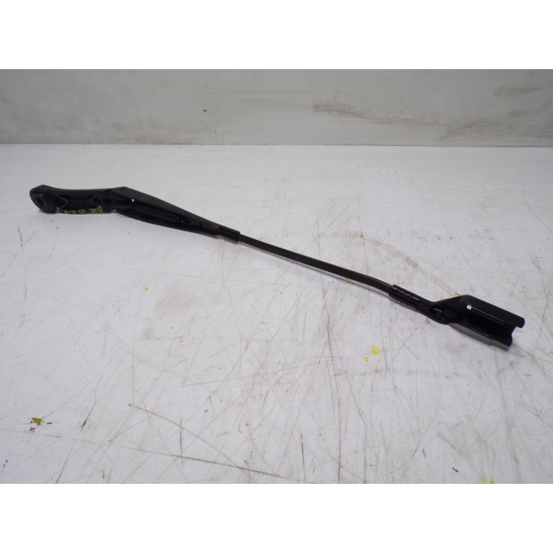 Recambio de brazo limpia delantero izquierdo para peugeot 308 sw 1.6 blue-hdi fap referencia OEM IAM 1610670580  