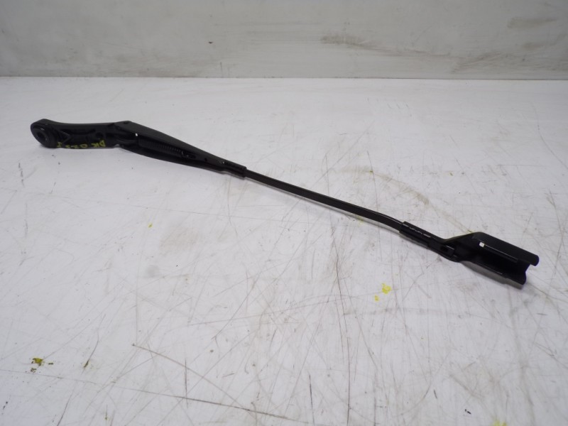 Recambio de brazo limpia delantero izquierdo para peugeot 308 sw 1.6 blue-hdi fap referencia OEM IAM 1610670580  