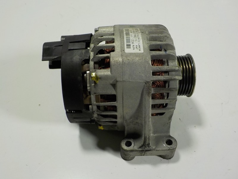 Recambio de alternador para fiat nuova 500 (150) 1.2 cat referencia OEM IAM 52137907 51880171 