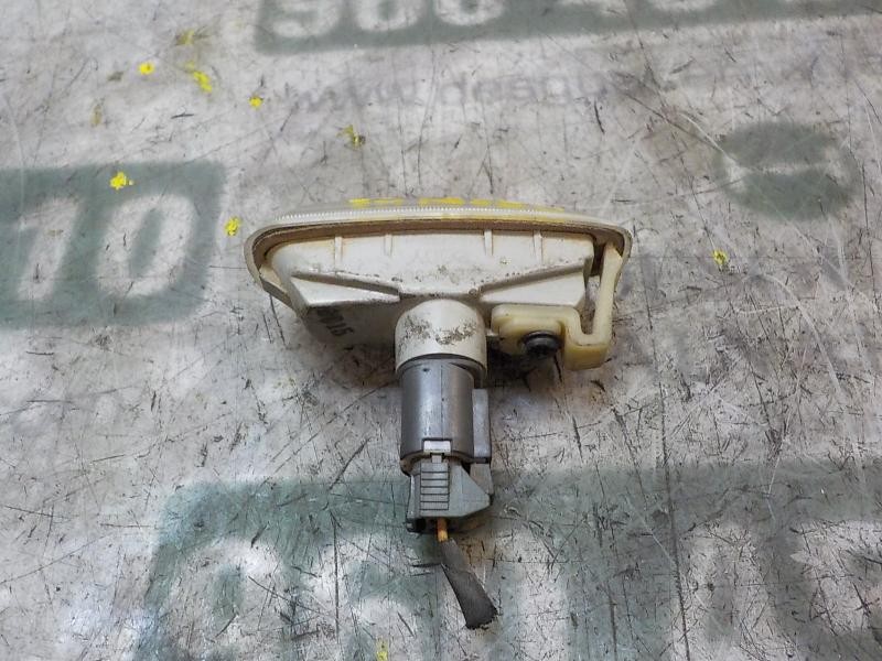 Recambio de piloto lateral izquierdo para kia pro_cee´d 2.0 crdi referencia OEM IAM 923033L100  