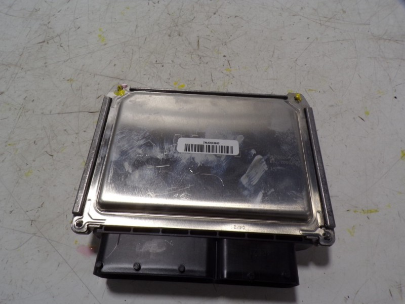 Recambio de centralita motor uce para volkswagen polo 1.0 tsi referencia OEM IAM 05C906032J2G0 05C907394D 42022454