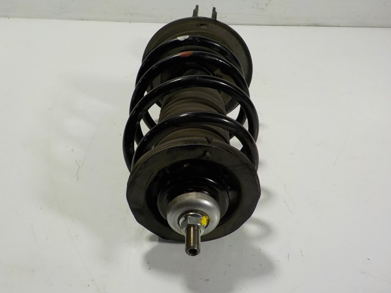 Recambio de amortiguador delantero izquierdo para toyota yaris hybrid active referencia OEM IAM 485200D330 485200D330 0309100028