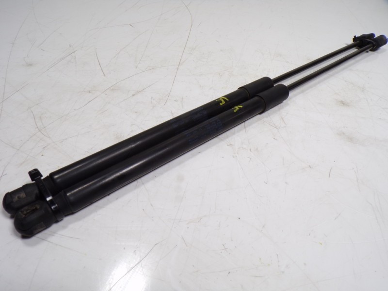 Recambio de amortiguadores maletero / porton para skoda yeti 1.2 tsi referencia OEM IAM 5L6827550A 5L6827550A 