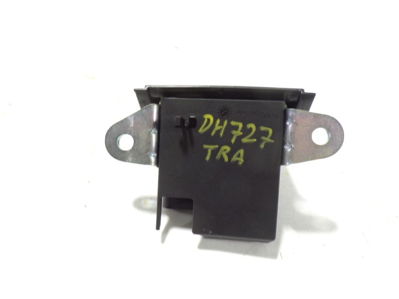 Recambio de cerradura maletero / porton para volkswagen polo 1.0 tsi referencia OEM IAM 2G6827505B9B9  