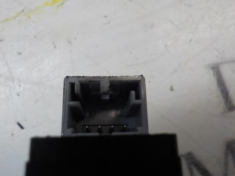 Recambio de mando elevalunas delantero derecho para volkswagen polo (9n3) 1.4 tdi referencia OEM IAM   