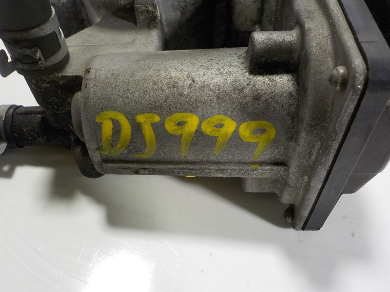 Recambio de caja mariposa para toyota yaris hybrid active referencia OEM IAM 2203047040 2203047040 142010T31