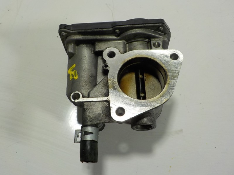 Recambio de caja mariposa para toyota yaris hybrid active referencia OEM IAM 2203047040 2203047040 142010T31