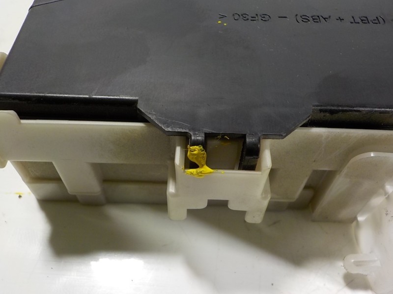 Recambio de caja reles / fusibles para toyota yaris hybrid active referencia OEM IAM 892200D290 892210D470 MB2380009281