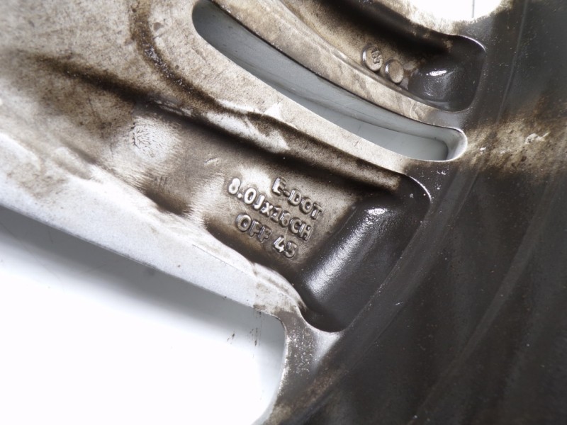 Recambio de llanta para land rover range rover evoque evoque referencia OEM IAM  K8D21007CA 