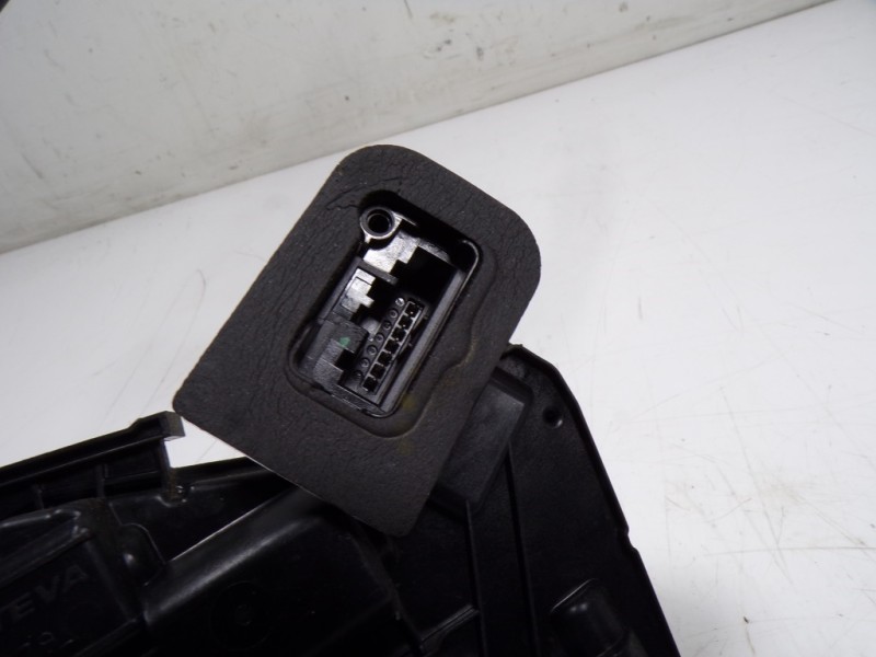 Recambio de cerradura puerta delantera derecha para skoda yeti 1.2 tsi referencia OEM IAM 5K1837016C 6V1837016C 