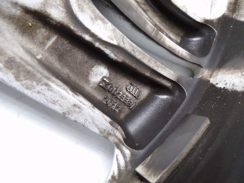 Recambio de llanta para land rover range rover evoque evoque referencia OEM IAM  K8D21007CA 