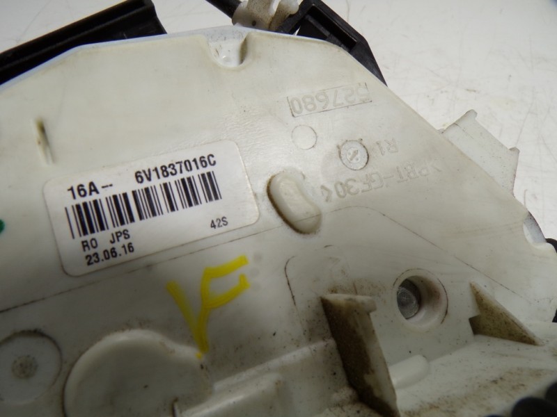 Recambio de cerradura puerta delantera derecha para skoda yeti 1.2 tsi referencia OEM IAM 5K1837016C 6V1837016C 