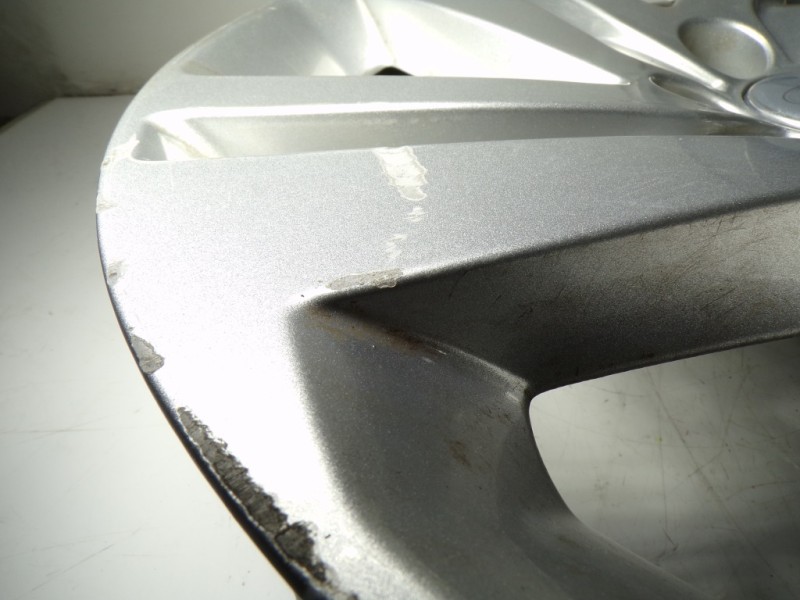 Recambio de llanta para land rover range rover evoque evoque referencia OEM IAM  K8D21007CA 