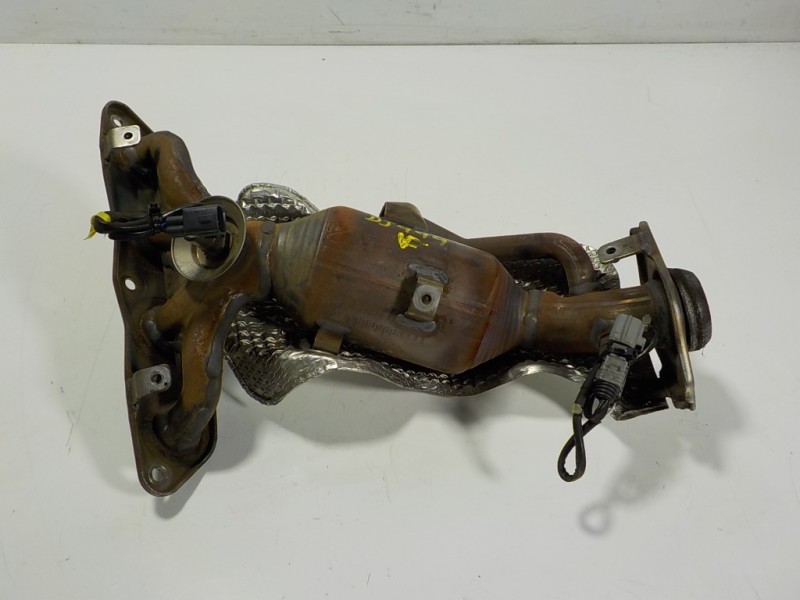 Recambio de catalizador para toyota yaris hybrid active referencia OEM IAM 1714021110 21110 