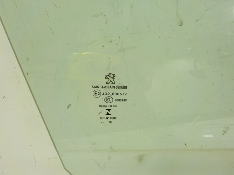 Recambio de cristal puerta delantero derecho para peugeot 508 sw 1.5 blue-hdi fap referencia OEM IAM 9816028480  