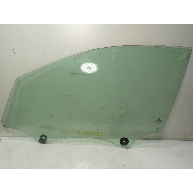 Recambio de cristal puerta delantero izquierdo para peugeot 308 sw 1.6 blue-hdi fap referencia OEM IAM 9677867880  