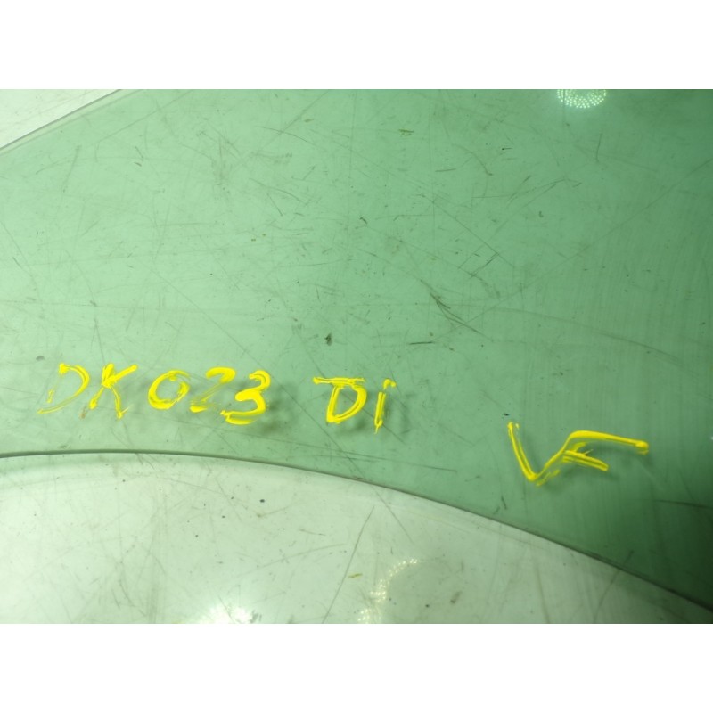 Recambio de cristal puerta delantero izquierdo para peugeot 308 sw 1.6 blue-hdi fap referencia OEM IAM 9677867880  