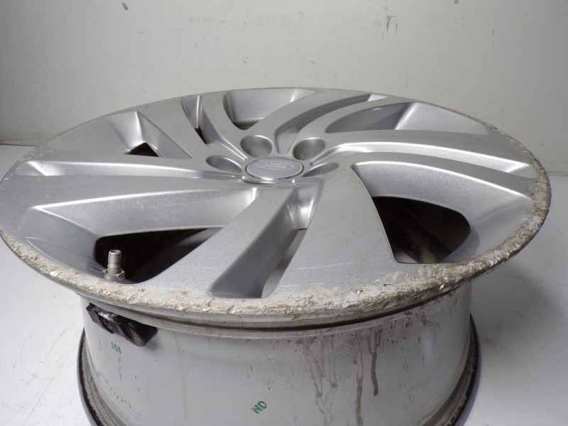 Recambio de llanta para land rover range rover evoque evoque referencia OEM IAM  K8D21007CA 