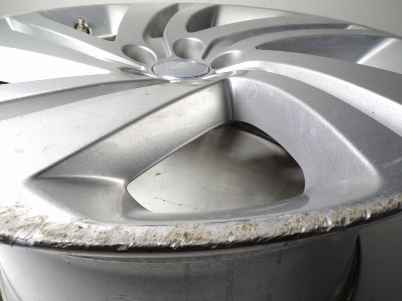 Recambio de llanta para land rover range rover evoque evoque referencia OEM IAM  K8D21007CA 